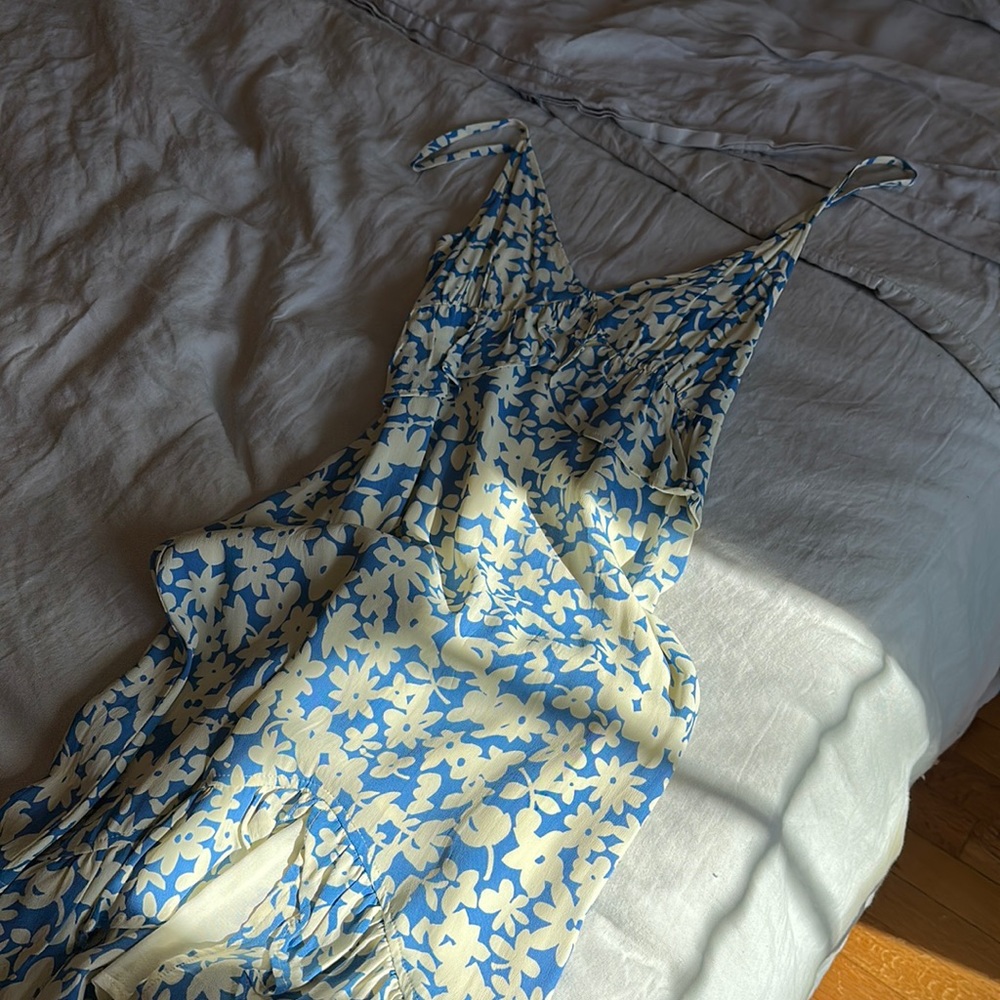 NWT Bloomingdale’s floral midi dress (S)